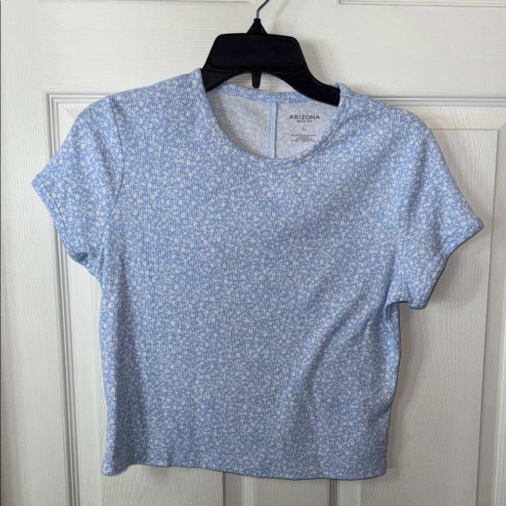 Arizona Jean Company Light Blue Floral Short Sleeve Top (Cropped)